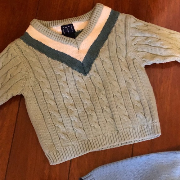 Baby Gap Duo Sweaters - Picture 9 of 12